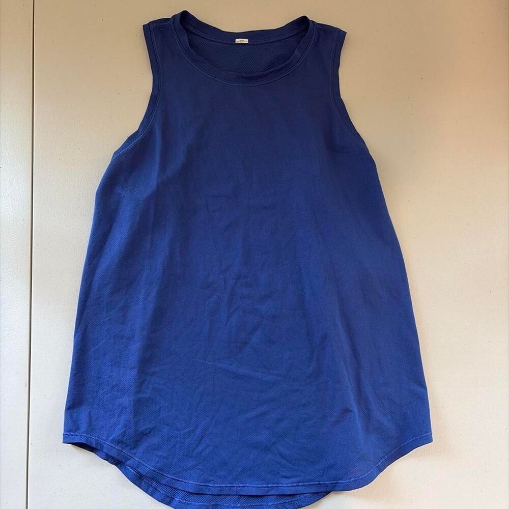 Lululemon Women's Blue and Navy Vest